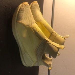 PUMA Women's Fierce Bright Mesh Cross-Trainer Shoe